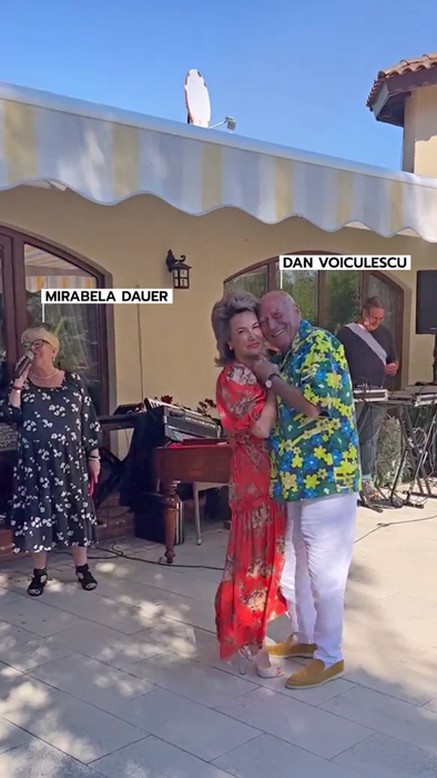 Dan și Liana Voiculescu dansează, zâmbitori, pe muzica Mirabelei Dauer