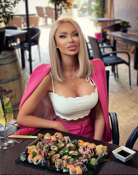 Bianca Drăguşanu şi Gabi Bădălău, din nou împreună! Cei doi au fost surprinşi în ipostaze romantice la un eveniment