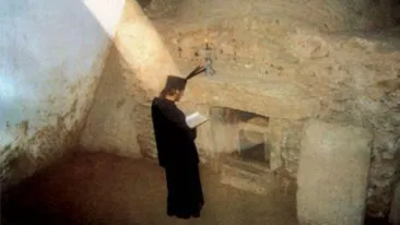 Banii l-au intors de la cele sfinte! Un călugăr din Sălaj a fugit cu donatiile pe care enoriaşii le-au făcut mănăstirii