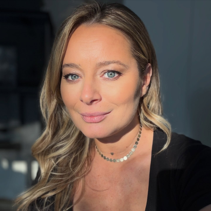 Cum se menține în formă Laura Cosoi, după patru nașteri! Secretul cu care a scăpat imediat de kilogramele în plus