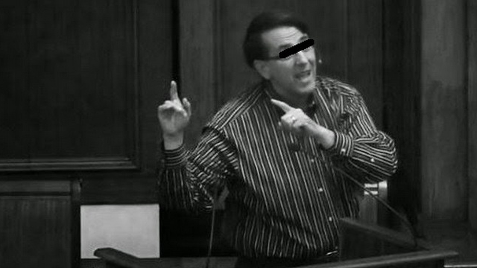 Recidiva halucinanta a preotului care isi bate enoriasii! Avem dovada ca i-a pus sa faca pact cu Diavolul!