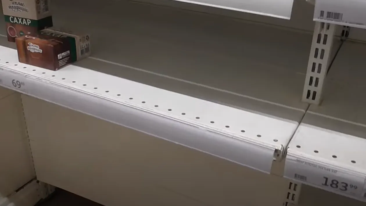 VIDEO. Dezastru în Rusia. Oamenii golesc rafturile magazinelor și se ”bat” pe un kilogram de zahăr