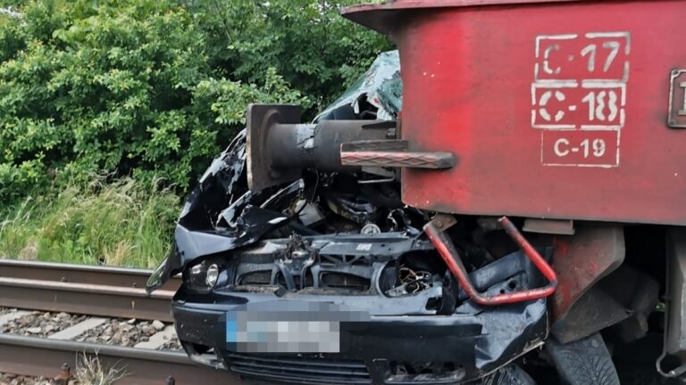 Tânăr din Iași, mort în urma unui accident feroviar. Ar fi așteptat pe calea ferată venirea trenului