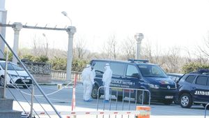 Poliția din București escortează autocarele cu români veniți din zonele cu risc de coronavirus. Oamenii vor intra în carantină