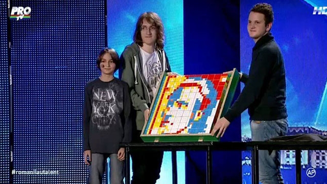 "Romanii au talent" i-a schimbat viata! Ce se intampla acum cu parintii lui Flavian Glont de la Speed Cubing!