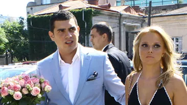 Incredibil! Nasa Elenei Basescu a fost incaltata cu pantofi ca ai lui Lady Gaga! Uite cum a aratat la Starea Civila