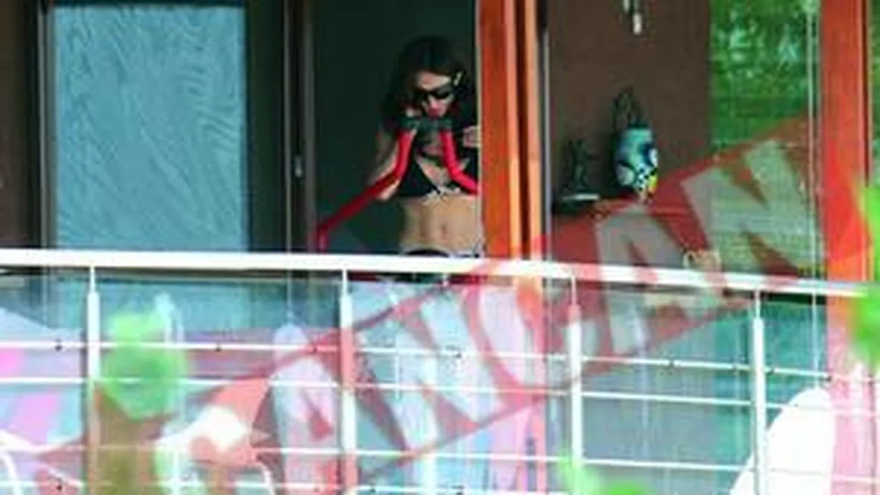 Raduleasca face plaja  in curtea vilei de la Snagov