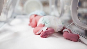 Bebeluş mort la scurt timp după naştere! Mama acuză cadrele medicale: Salonul în care a murit, dezinfectat cu apă chioară