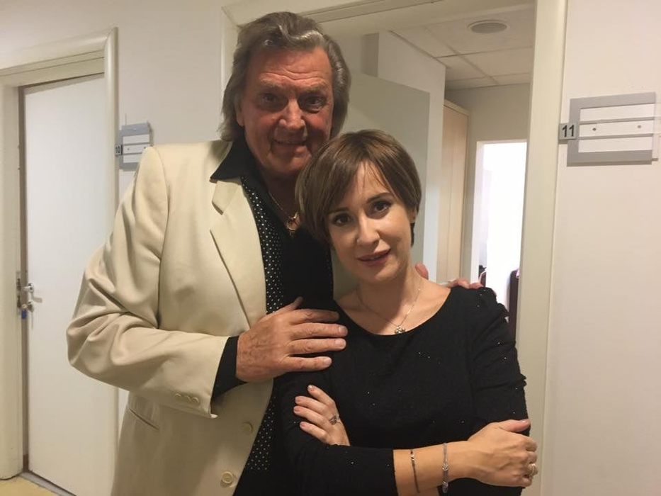 Florin Piersic și Medeea Marinescu pregătindu-se de o nouă intrare pe scenă / Sursă foto: Facebook