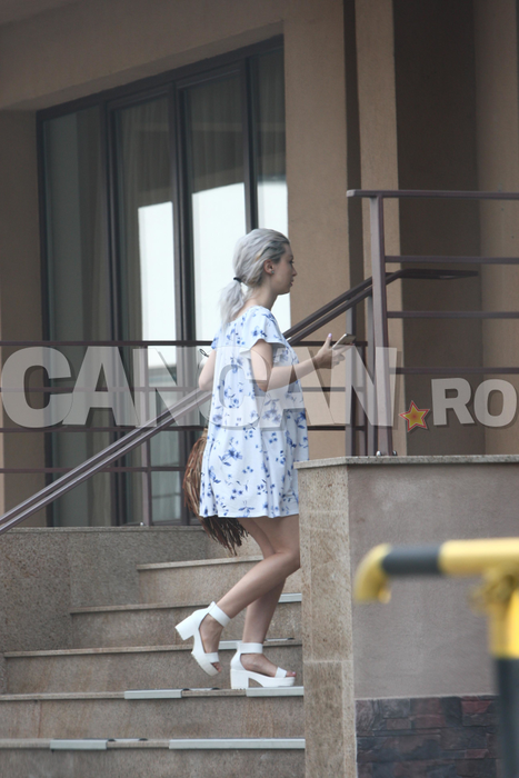 Nu se aştepta să fie surprinsă de paparazzi. Am pozat-o TOTAL NEMACHIATĂ pe graviduţa ANDREEA BĂLAN!