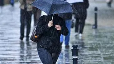 Marea Britanie, sub ape! Inundatiile au facut ravagii in ultimele 24 de ore!