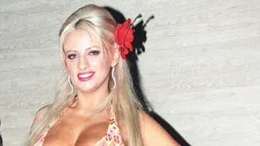 Si blonda Sanziana Buruiana apare pe lista celor care au cotizat la vrajitoare:  Vanessa m-a sunat si mi-a zis ca este cineva care doreste sa-mi faca rau