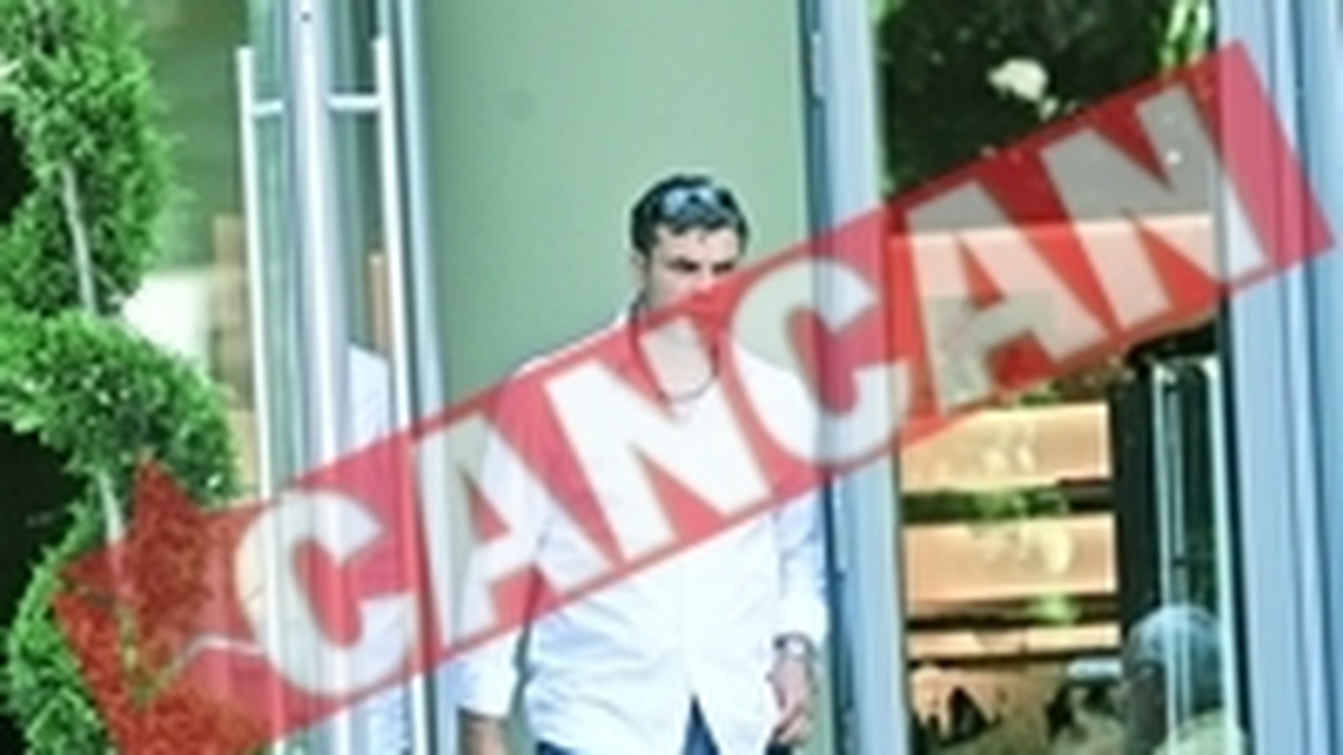 Cosmin Olaroiu cheltuie multi bani pe haine