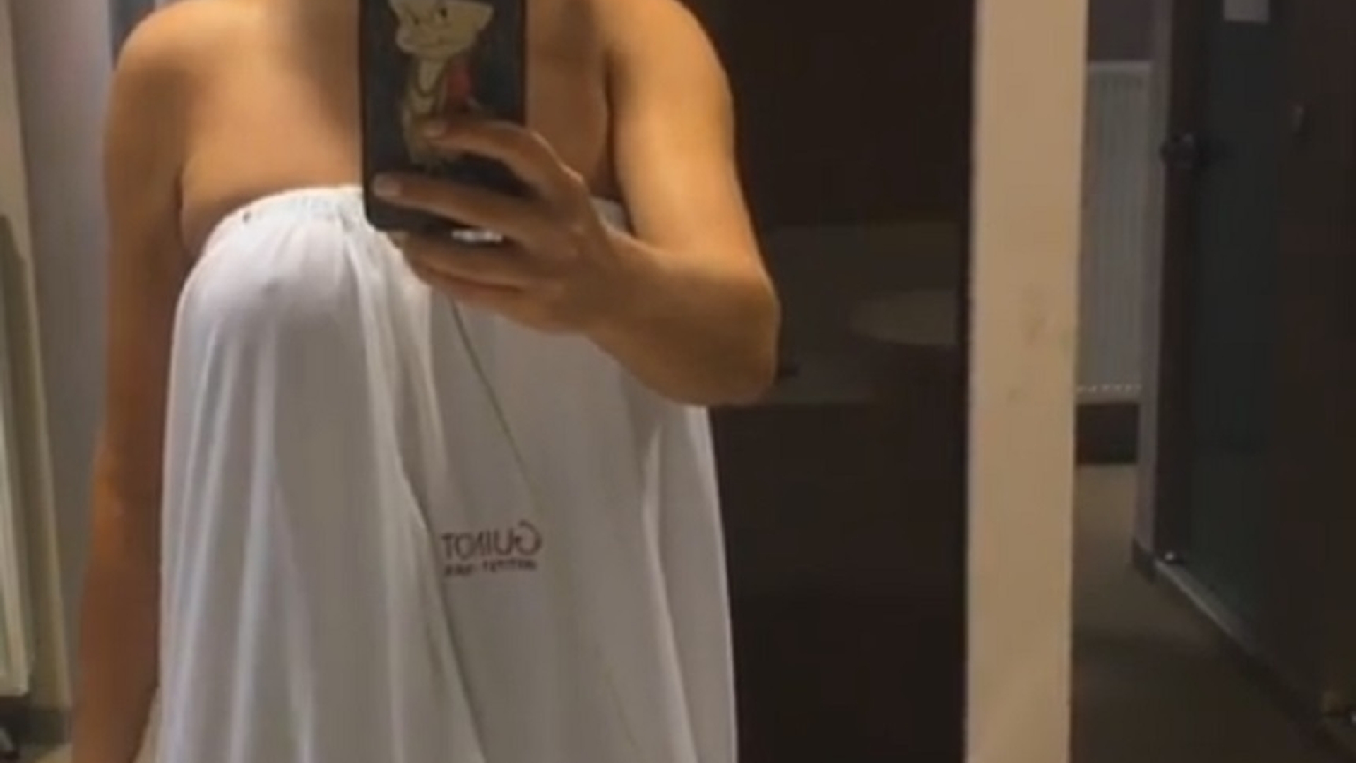 Vica Blochina a făcut show pe masă la ziua Oanei Roman! Cum s-a pozat vedeta