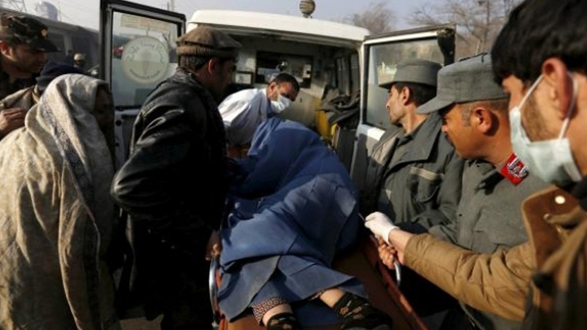ULTIMA ORA! Un nou ATENTAT sinucigas, langa aeroportului din Kabul!