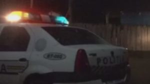 ŞOCANT! Un bărbat beat din Botoşani i-a tăiat gâtul fiicei sale de 5 ani, după o ceartă cu mama ei