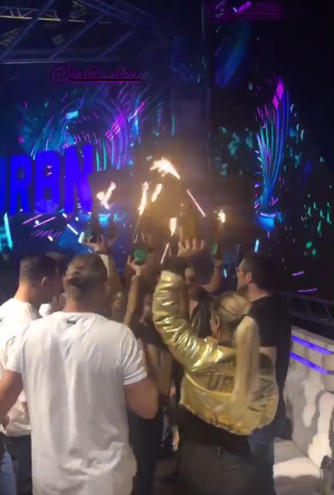 Bianca și Alex s-au “înecat” în șampanie la Dubai