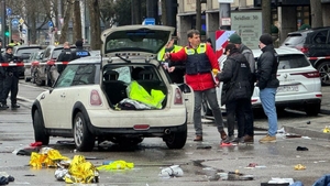 Zeci de răniți, în München, după ce un individ a intrat cu mașina în mulțime. Atacatorul, de origine afgană, a fost arestat
