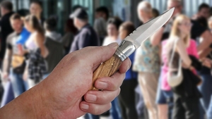 O femeie a fost atacată de un recidivist în sectorul 2 din București. Victima a ajuns la spital