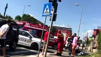 Accident grav, în Pipera! Șoferul unui Logan a ajuns pe asfalt în urma unei coliziuni cu o altă mașină