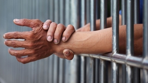 Statul Român a despăgubit un violator în serie! Este incredibil ce a încercat să facă infractorul și câți bani a primit