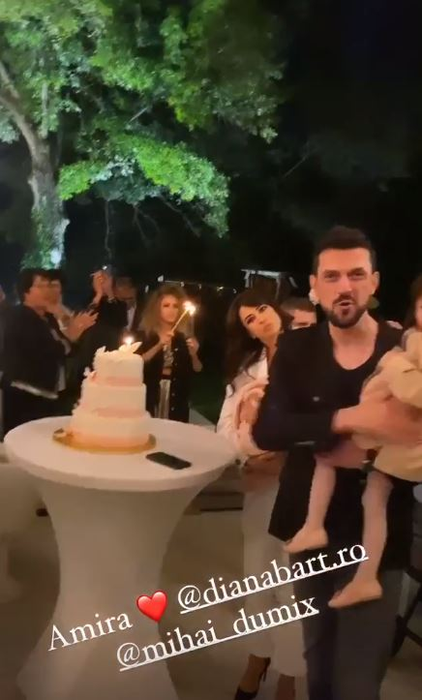 Prezentatoarea TV, botez restrâns la LOFT, în condiții de pandemie! Invitații au dansat pe mese și…
