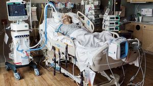 De ce mor românii de COVID-19 înainte să fie diagnosticați? Povestea alarmantă a unui pacient din București aflat în stare gravă