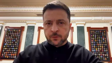 Moment bizar în timpul unui monolog oferit de Volodimir Zelensky. Ceva alb îi cade din nas, în timp ce vorbește