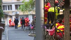 Moarte învăluită în mister lângă sediul MAI. O femeie a căzut de la etaj