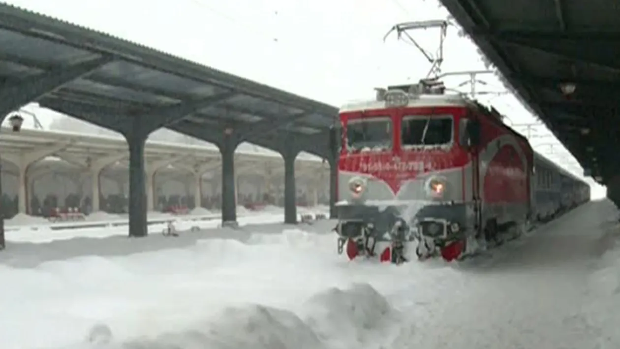 CFR face primele declaratii despre trenurile blocate! Cum fac fata autoritatile