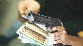 Un tânăr a fost reţinut de poliţiştii bucureşteni pentru tâlhărirea unei asiatice