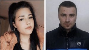 Polițiștii au descins la casa fostei iubite a lui Emil Gânj. Ce au descoperit în locuința femeii