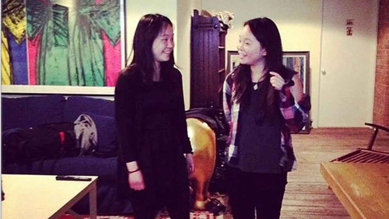 VIDEO Ce a aflat aceasta femeie, dupa ce s-a uitat un clip pe Youtube! A vazut o tanara care seamana identic cu ea si ...