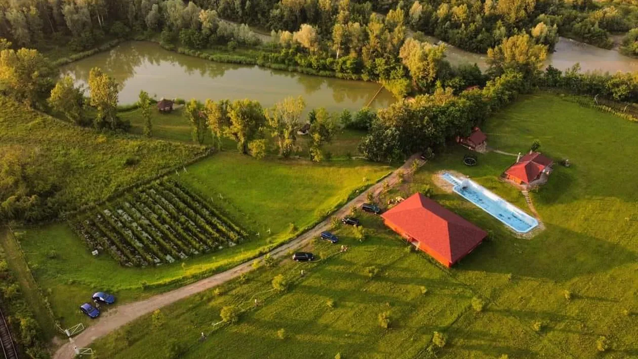 Localitatea din România unde şomajul este zero! Milioane de euro intră aici anual