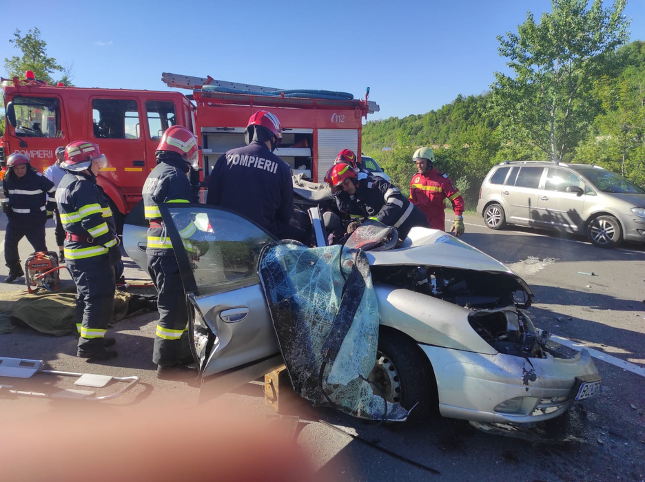 Accident grav cu 5 morți pe DN1, în zona Nistorești ( sursa foto ISU )