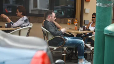 Versace si-a scos pe interval “combinatiile”! Fetele nu s-au putut abtine sa nu …