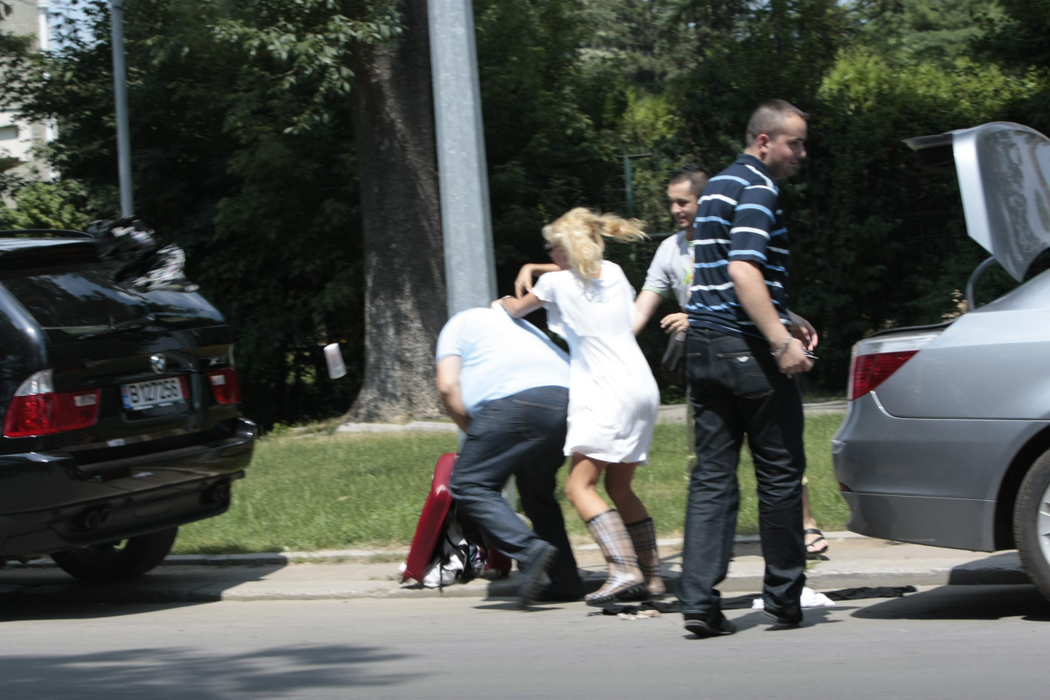 Daniela Crudu nu e singura! Încă o vedetă de la noi, ruptă cu bătaia de iubit