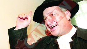 Conu' Dinescu si-a facut ferma de struti