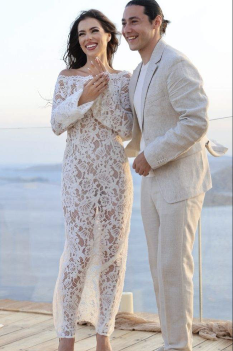 Cerere în căsătorie spectaculoasă în Mykonos! Actrița Cezara Munteanu a spus „DA”