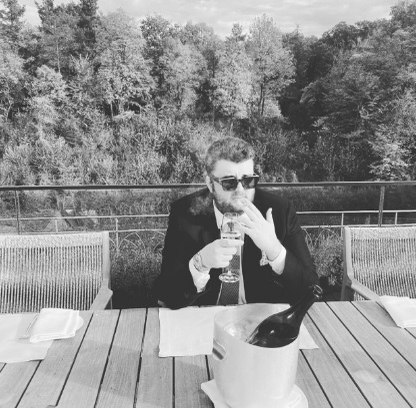 Victoraș Micula petrecere în Elveția cu „Dom Perignon”, după ce s-a dat drept polițist și a furat date secrete ale MAI