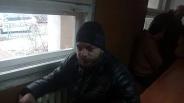 Angajatul unei spălătorii auto din Iaşi a furat o maşină şi a plecat la plimbare prin oraş. Era atât de beat încât a adormit în sediul Poliţiei 