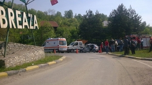 Două persoane au murit și 6 au fost rănite în accidentul din Breaza. Traficul este oprit