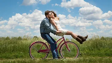 Bancul zilei / Iubire, ești bine? Ce îți mai face căpuțul?