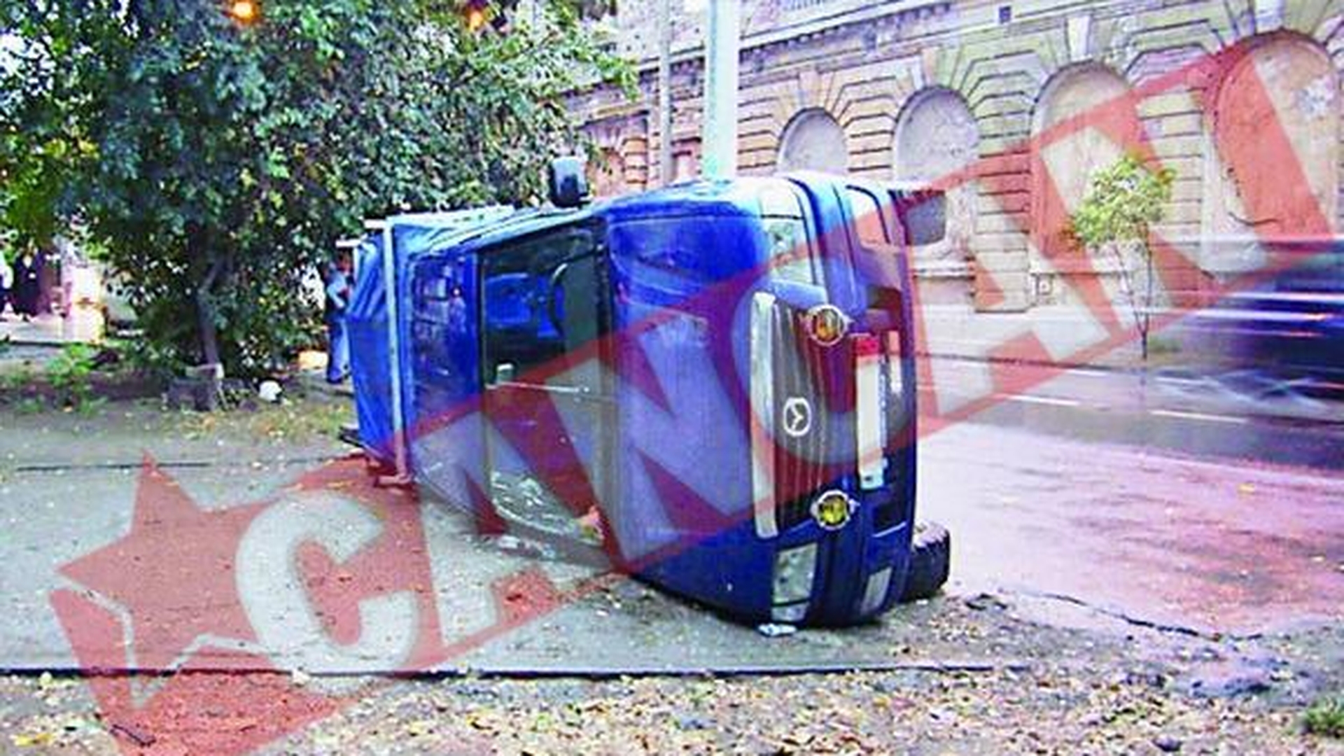 Rasturnat cu masina, langa sediul Politiei Rutiere