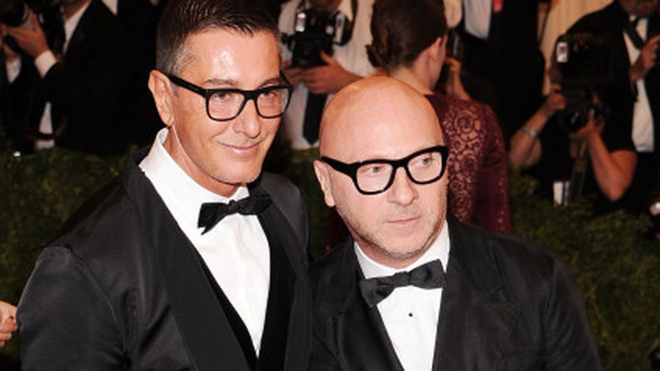 SOC in lumea modei! Creatorii Domenico Dolce si Stefano Gabbana, condamnati la un an si opt luni de inchisoare