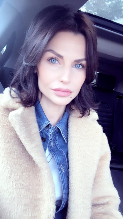 Ce s-a ales de Oana Mareș, femeia care l-a înșelat pe Augustin Viziru cu cel mai bun prieten. A ieșit din lumina reflectoarelor și se ocupă de afacerea familiei
