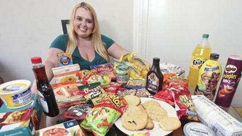 Si-a distrus frumusetea dintr-o ambitie prostească! Cum arată aceasta fată, după ce a decis ajungă OBEZĂ