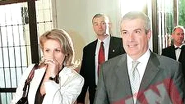 Concurs de blanuri, ceasuri si limuzine, la ziua lui Tariceanu