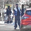 Cum au fost fotografiați Mario Fresh și iubita lui, Miruna, pe străzile Capitalei. El „meșterește, ea se dichisește”