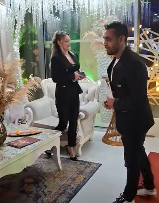 Bănel Nicoliță s-a afișat alături de iubita lui/ Sursa foto: Captură video Youtube